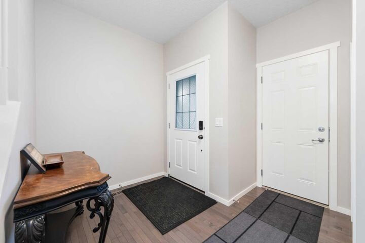 Property Photo:  229 Kingsbury Close SE  AB T4A 0R3 