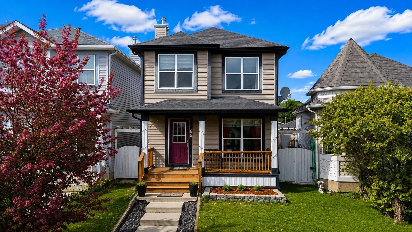 Property Photo:  168 Prestwick Heights SE  AB T2Z 4H9 