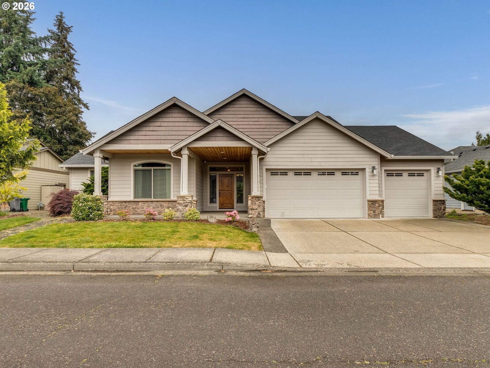 Property Photo: 1106 NW 54th Cir WA 98663