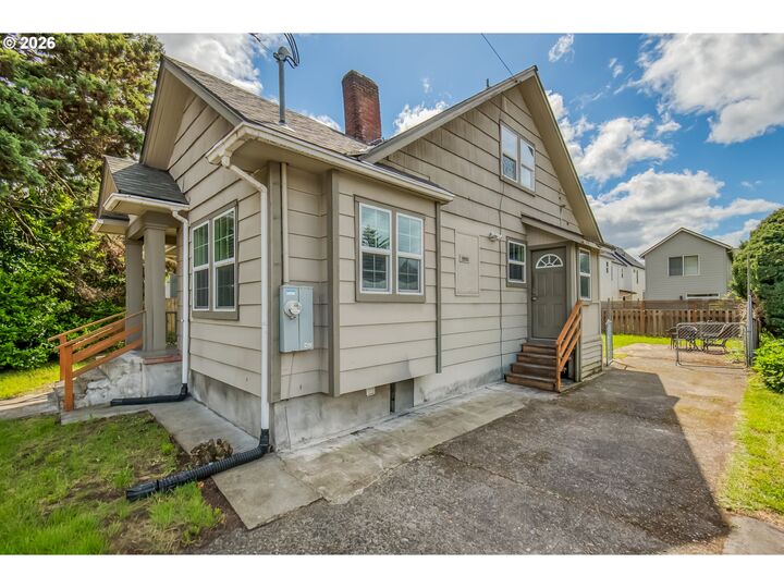 Property Photo: 3801 NE 82nd Ave OR 97220