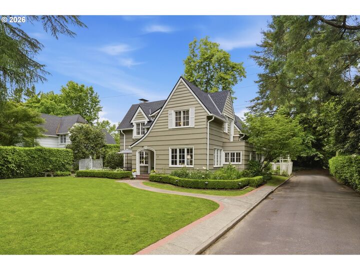 Property Photo:  615 SE Andover Pl  OR 97202 