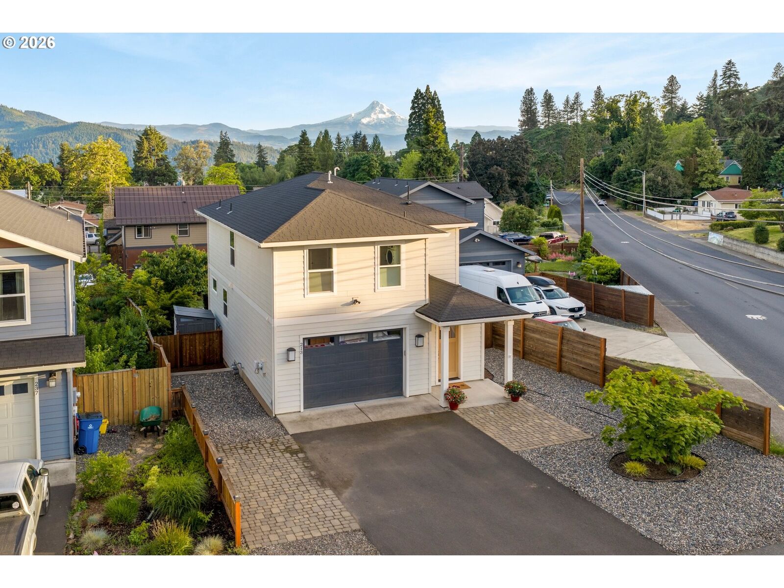 Property Photo:  213 NE Cherry St  WA 98672 