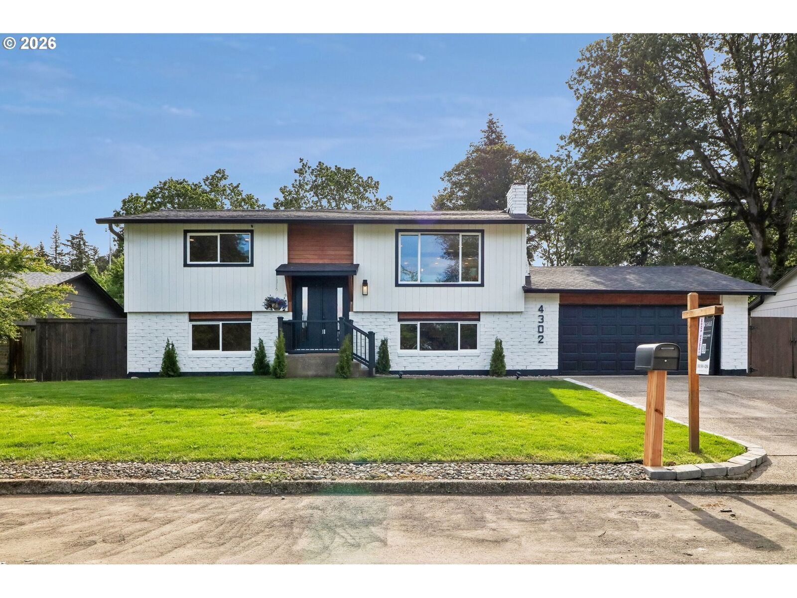 Property Photo: 4302 NE 104th Ave WA 98682