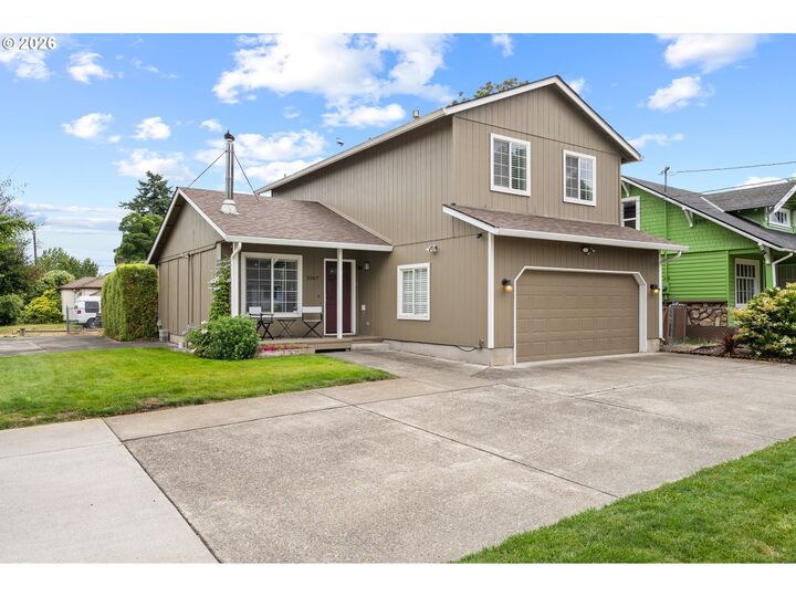 Property Photo:  3007 N St  WA 98663 
