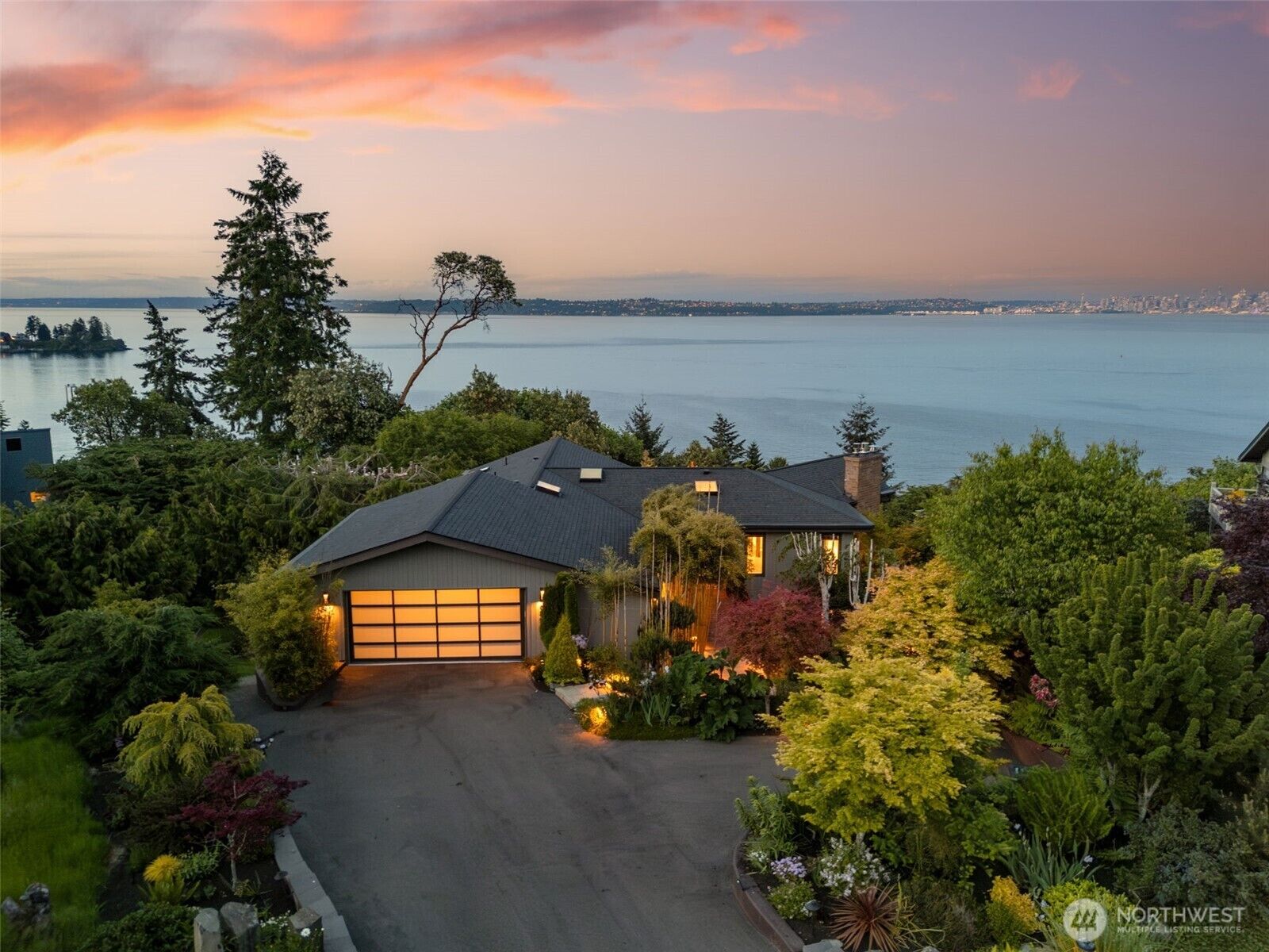 Property Photo: 10847 Bill Point Bluff NE WA 98110