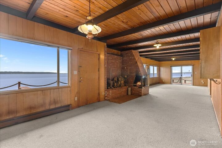 Property Photo: 1085 Rockaway Lane WA 98282