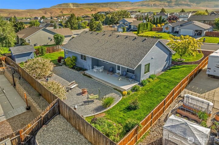 Property Photo:  2384  Prairie Drive  WA 98802 
