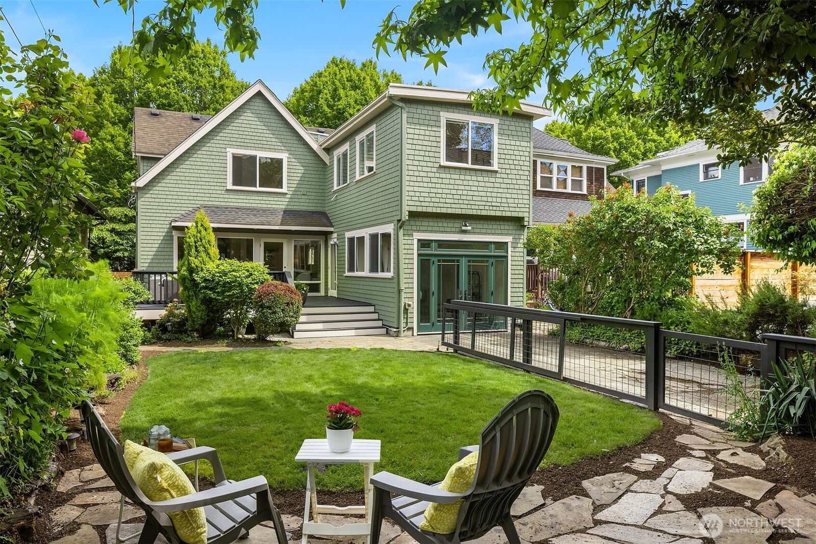 Property Photo:  1131  19th Avenue E  WA 98112 