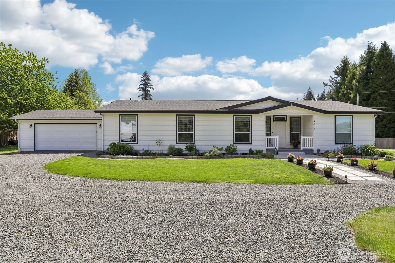Property Photo: 5313 93rd Avenue SE WA 98290