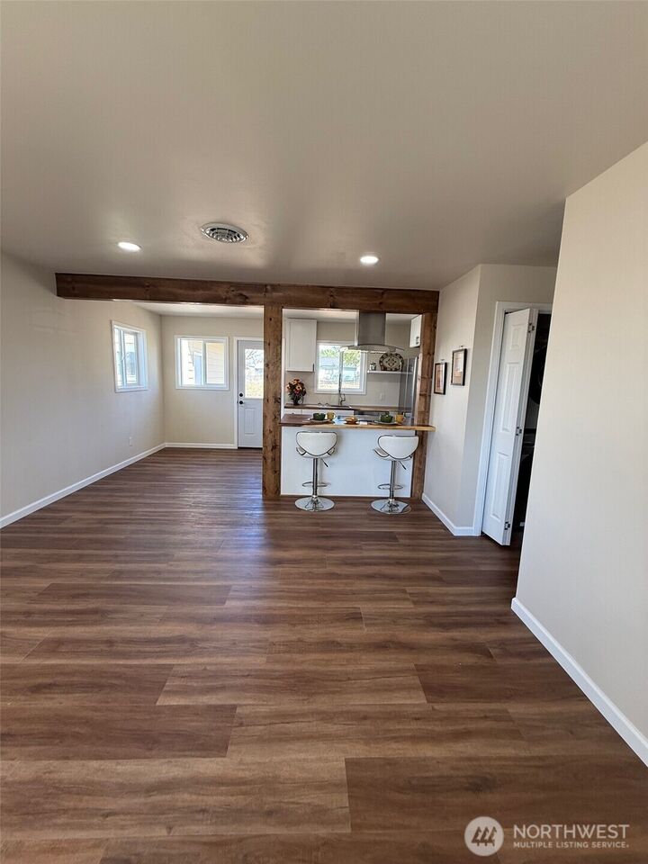 Property Photo:  515 S Juniper Drive  WA 98837 