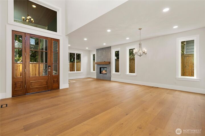 Property Photo: 15518 56th Avenue W WA 98026