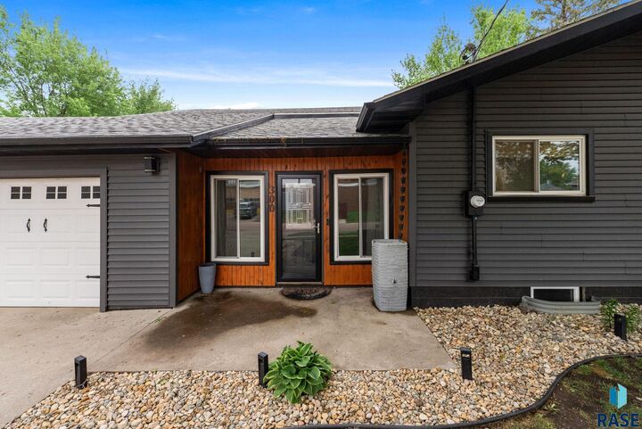 Property Photo:  300 W Maple St  SD 57064 