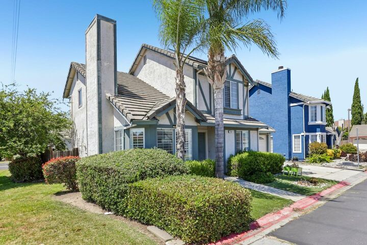 Property Photo: 1562 Clampett Way CA 95131