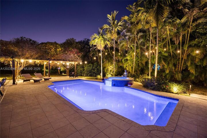 Property Photo:  7290 SW 77th Ter  FL 33143 