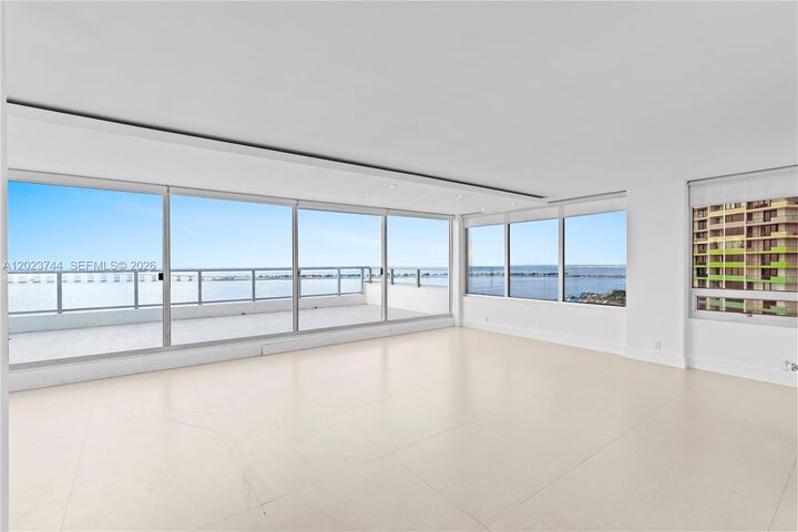 Property Photo:  1541 Brickell Ave C1607  FL 33129 