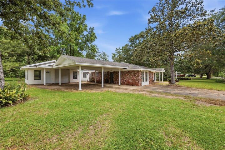 Property Photo:  175 County Road 841  TX 77612 