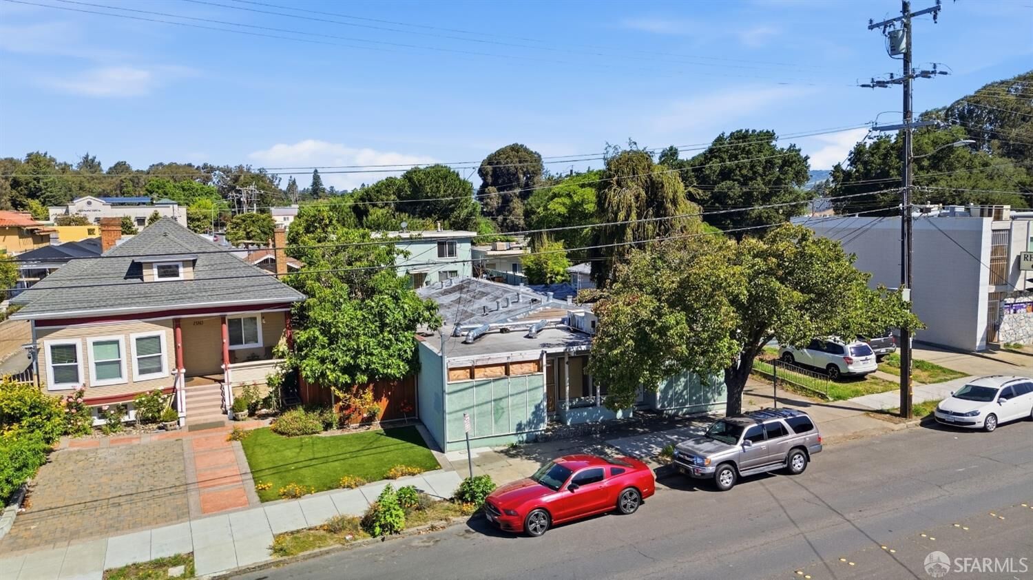 Property Photo:  1382 B Street  CA 94541 