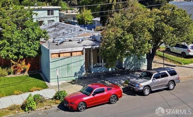 Property Photo: 1382 B Street CA 94541