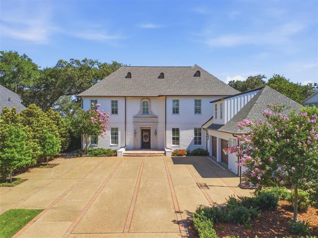 Property Photo: 4700 W Cypress Landing W LA 70605