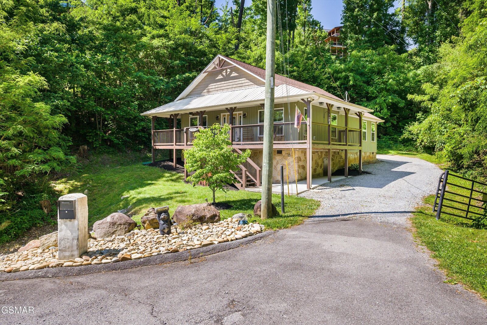 Property Photo: 805 N Woodland Drive TN 37738