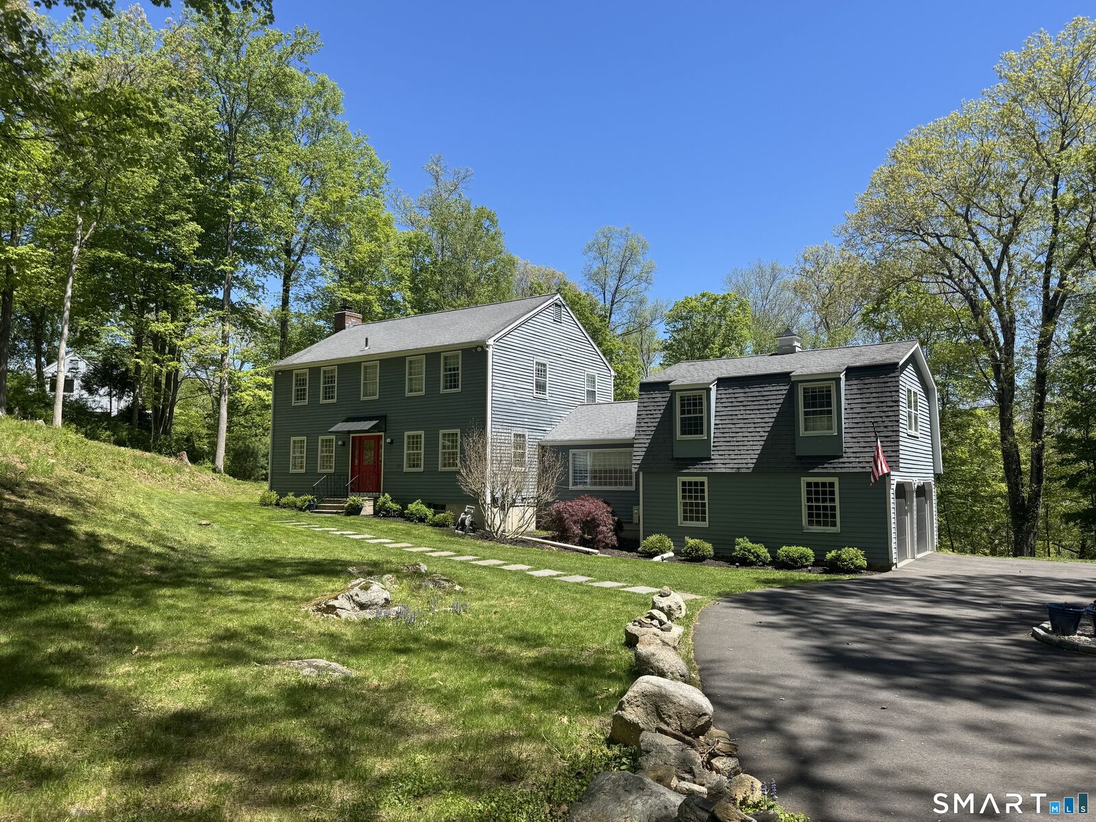 Property Photo:  37 Lamppost Drive  CT 06896 