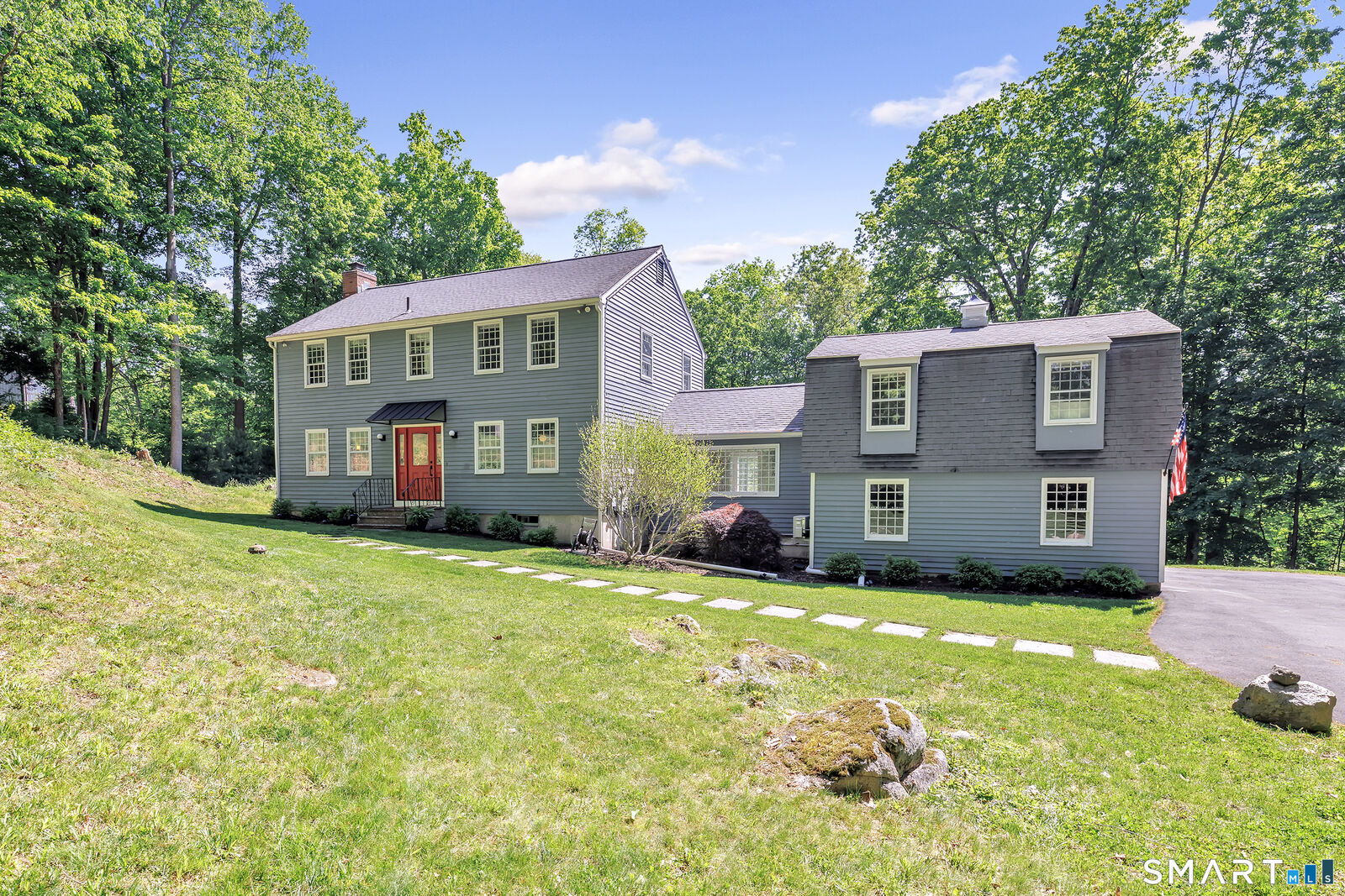 Property Photo:  37 Lamppost Drive  CT 06896 