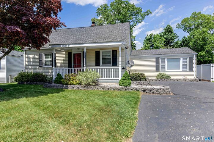 Property Photo:  26 Macarthur Road  CT 06473 