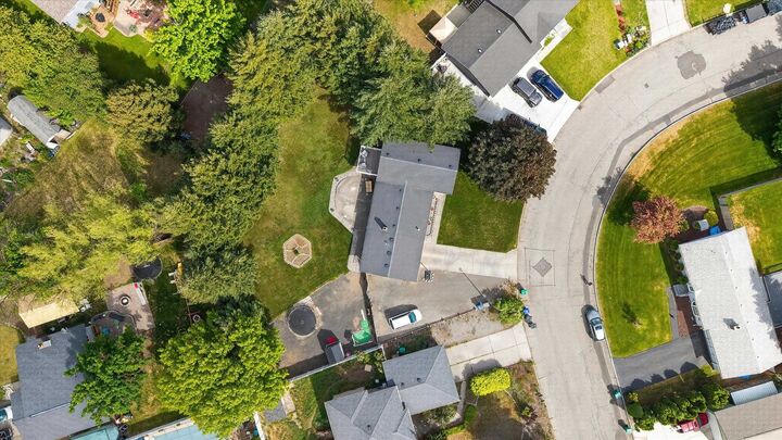 Property Photo: 15312 N Sheridan St WA 99021