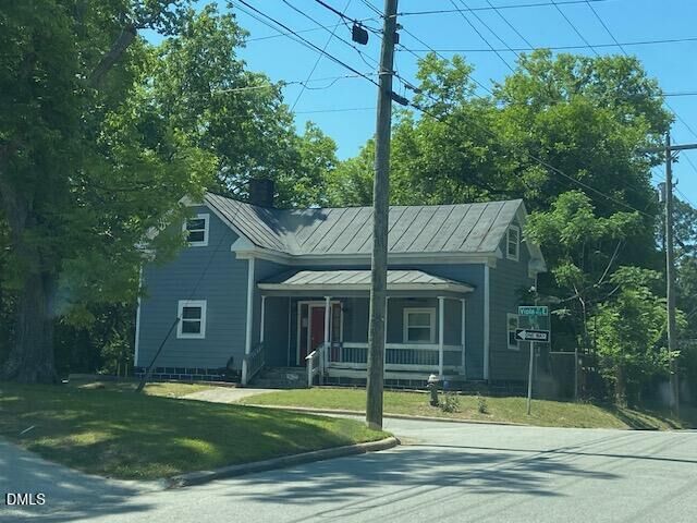 Property Photo:  900 Viola Street E  NC 27893 