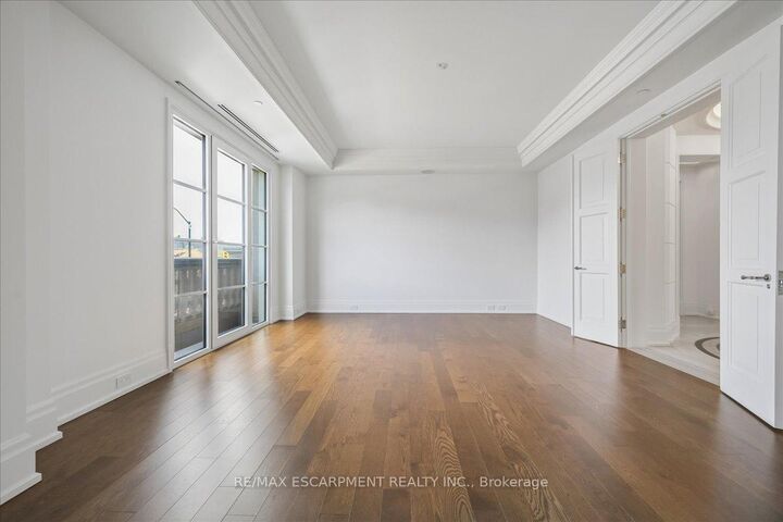 Property Photo: 300 Randall Street 211 ON L6J 1R1