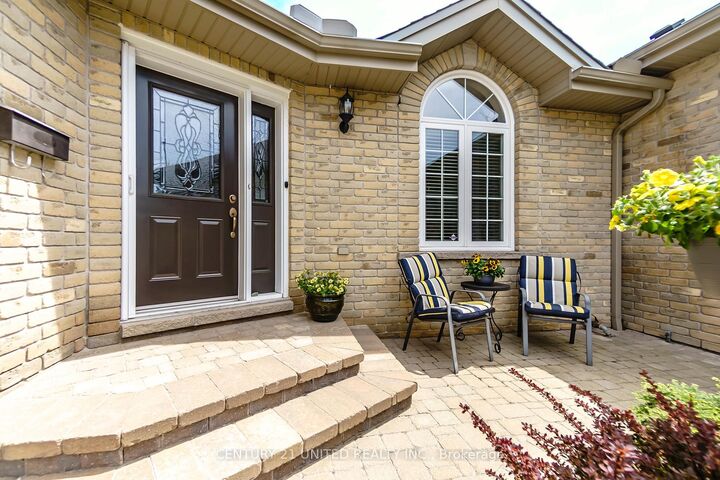 Photo de la propriété: 227 Carnegie Avenue 16 ON K9L 0B3