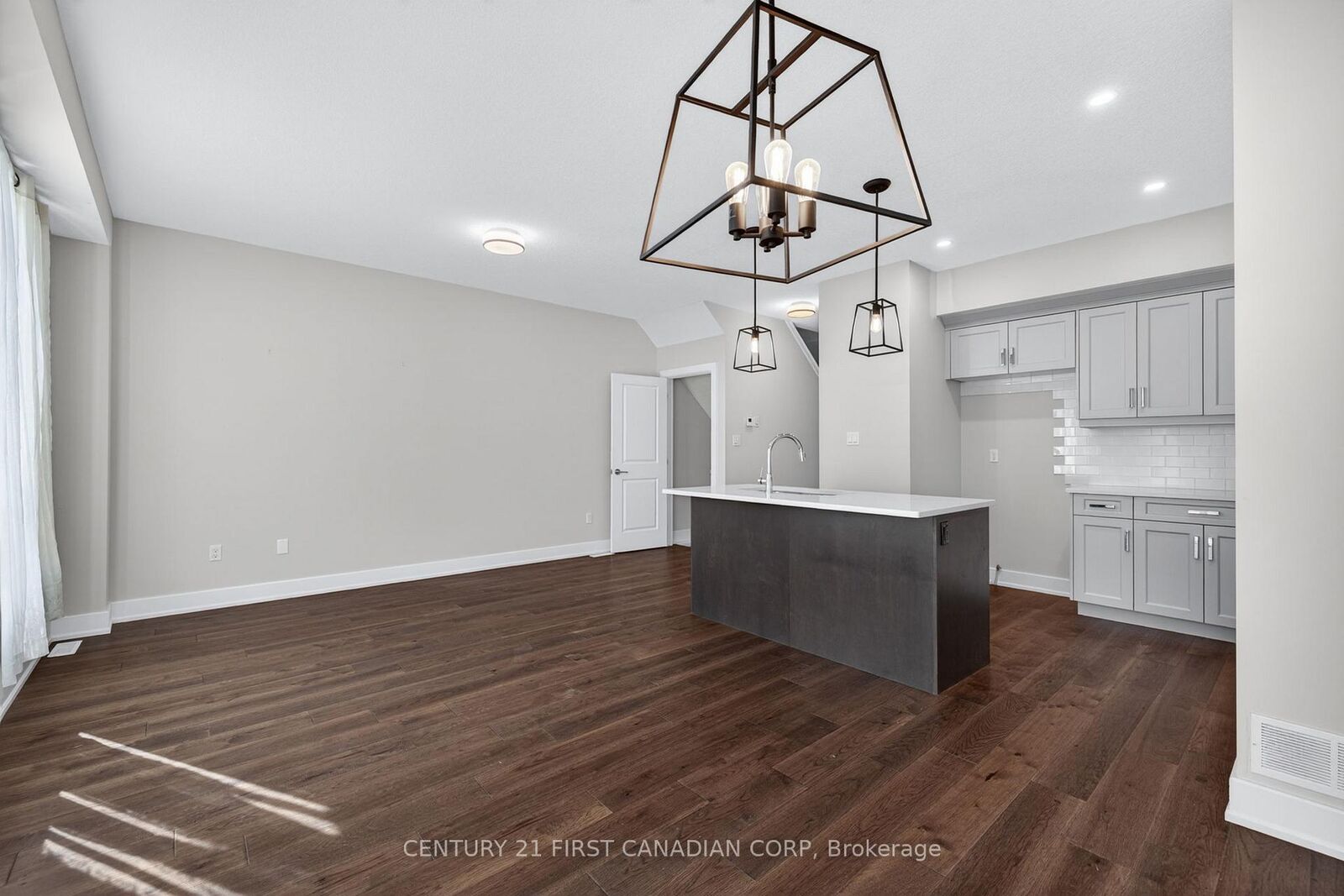 Property Photo: 601 Lions Park Drive 84 ON N0L 1W0