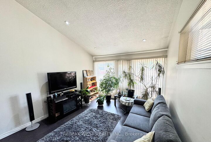Property Photo: 260 John Garland Boulevard 234 ON M9V 1N8