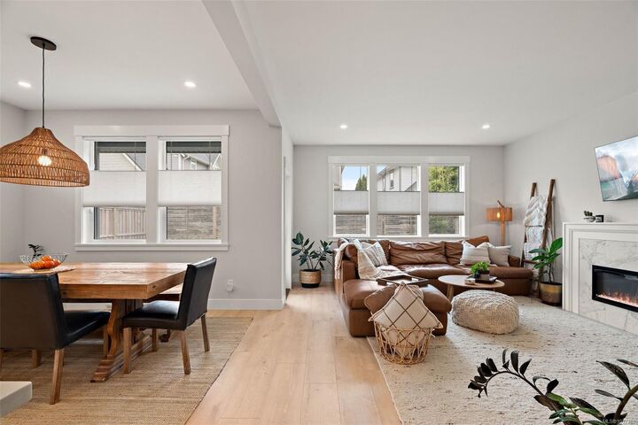 Property Photo:  2274 Evelyn Lane  BC V9Z 0W3 