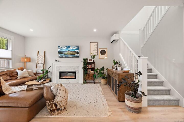 Property Photo: 2274 Evelyn Lane BC V9Z 0W3