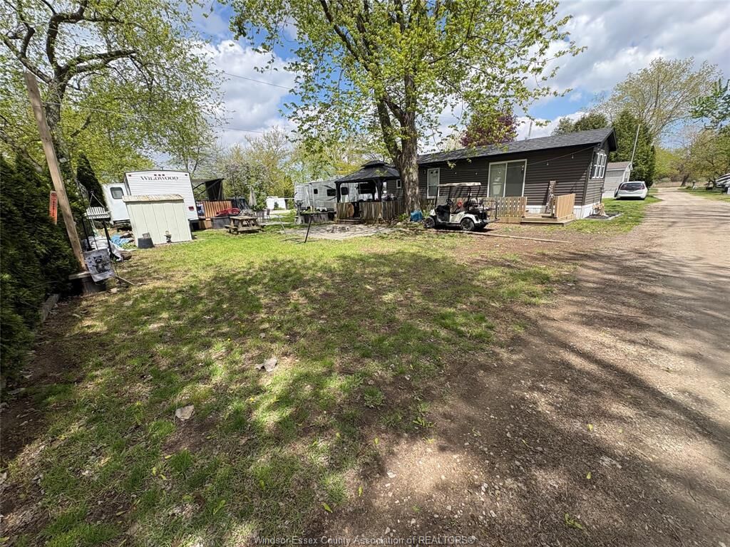 Property Photo: 22 Poplar Lane ON N0P 2G0