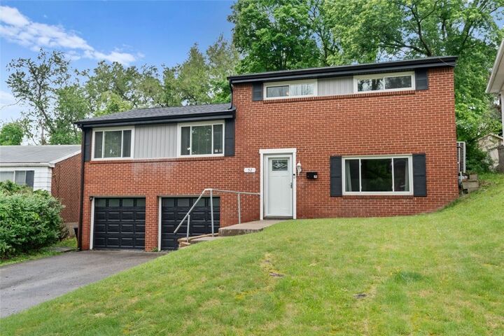 Property Photo:  52 Julian Drive  PA 15235 