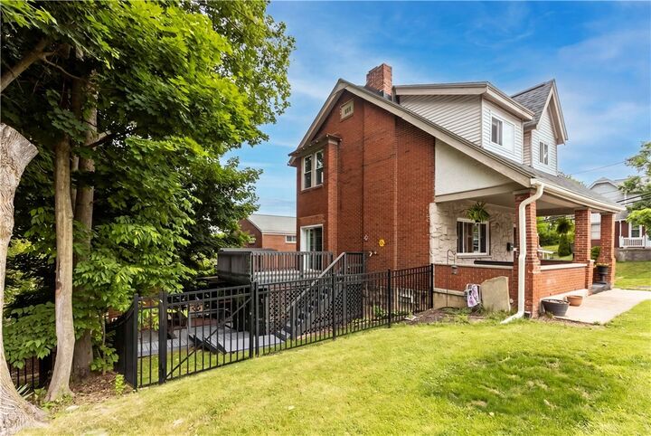 Property Photo: 2900 Crosby Ave PA 15216