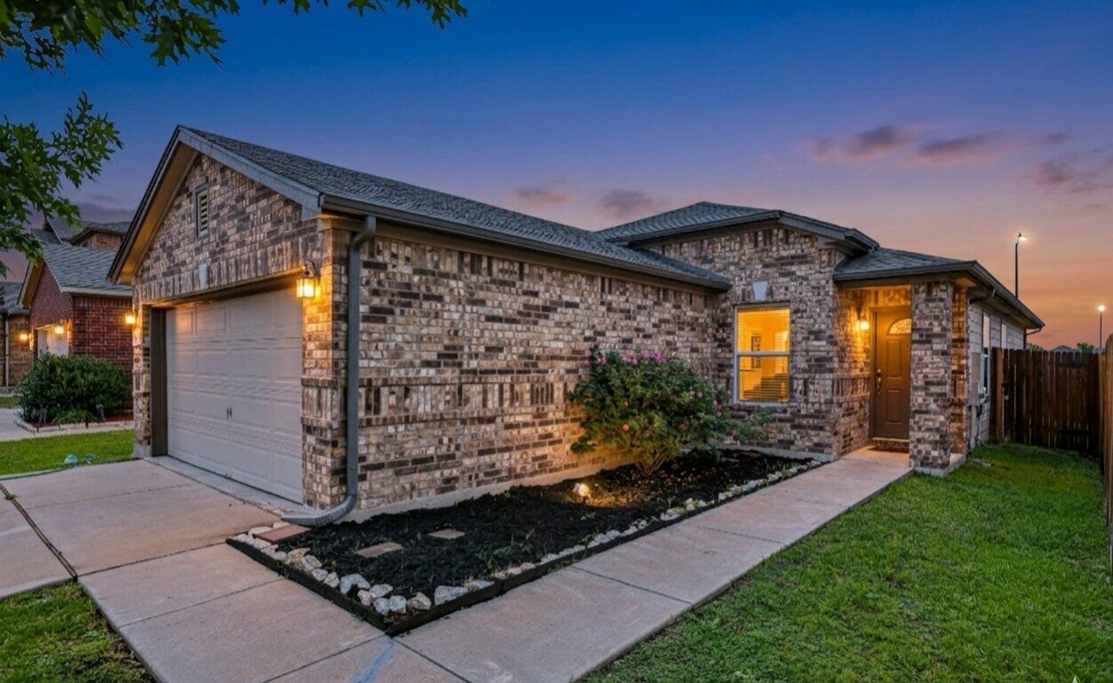 Property Photo:  13637 Abraham Lincoln Street  TX 78653 