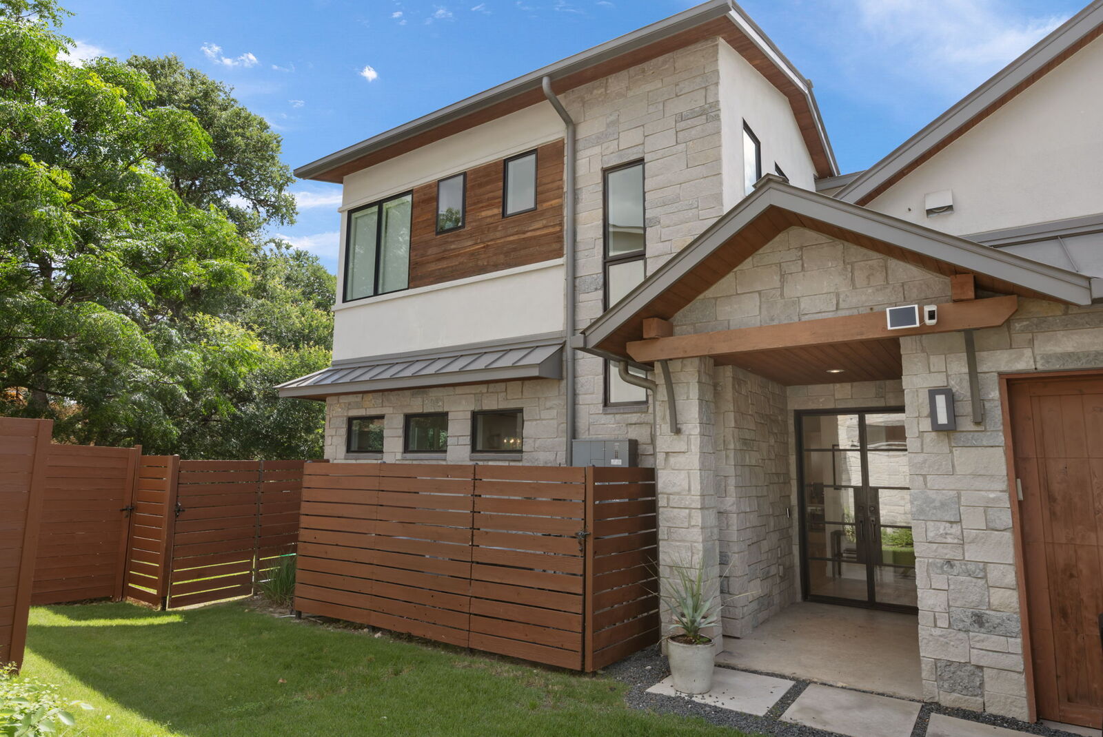 Property Photo:  901 Bouldin Avenue A  TX 78704 