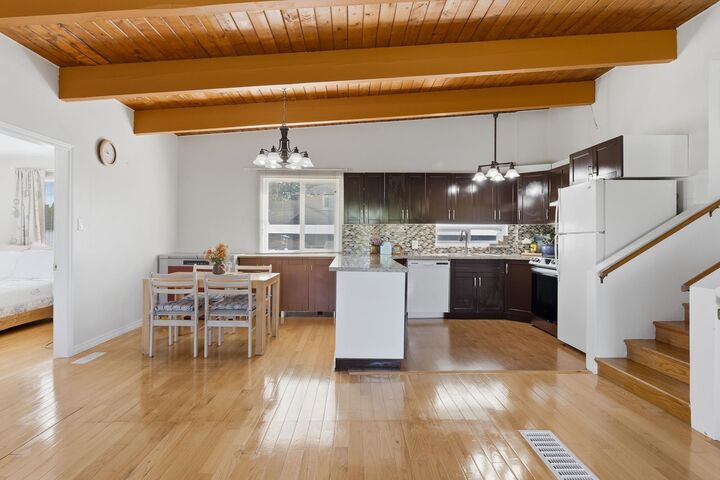 Photo de la propriété:  7495 Leary Crescent  BC V2R 3H4 