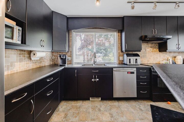 Property Photo:  45821 Thomas Road Upper  BC V2R 1B8 