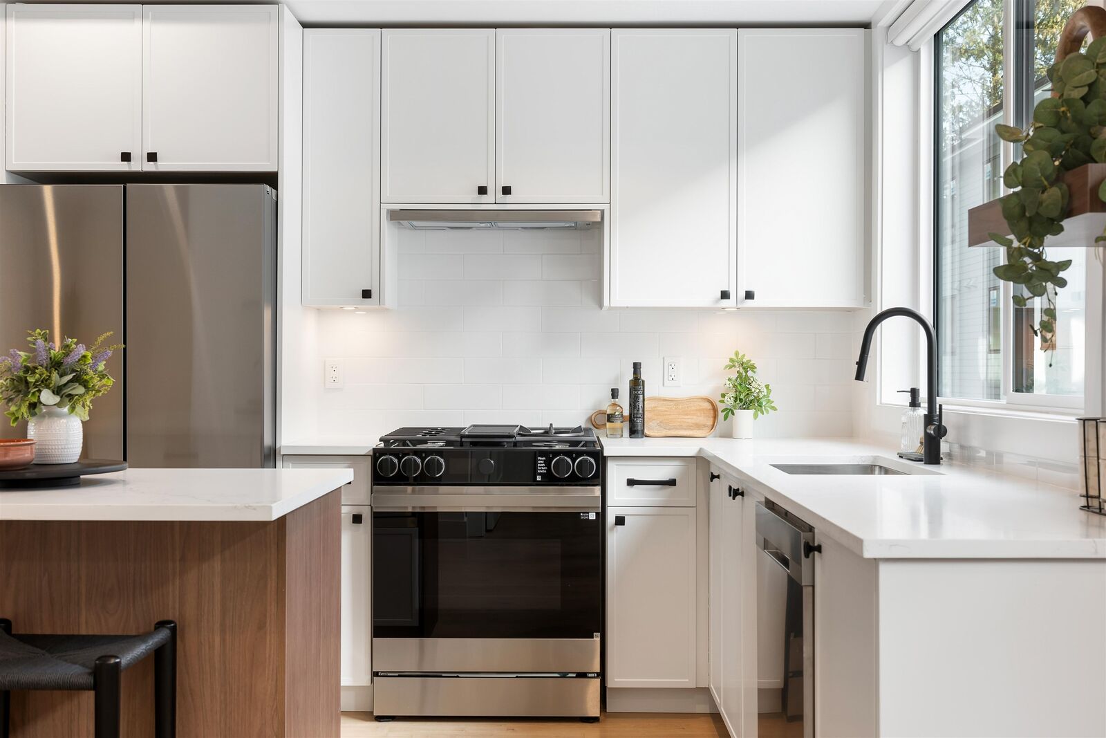 Property Photo: 12635 63 Avenue 12 BC V3X 0L2