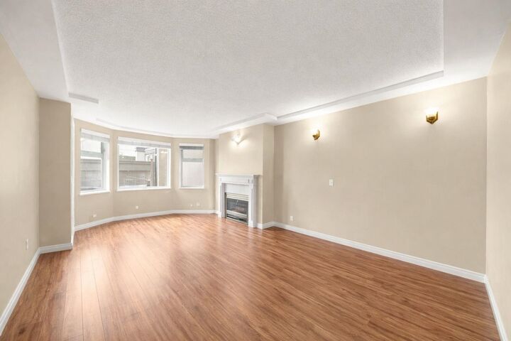 Property Photo:  4821 53 Street B205  BC V4K 2Z3 
