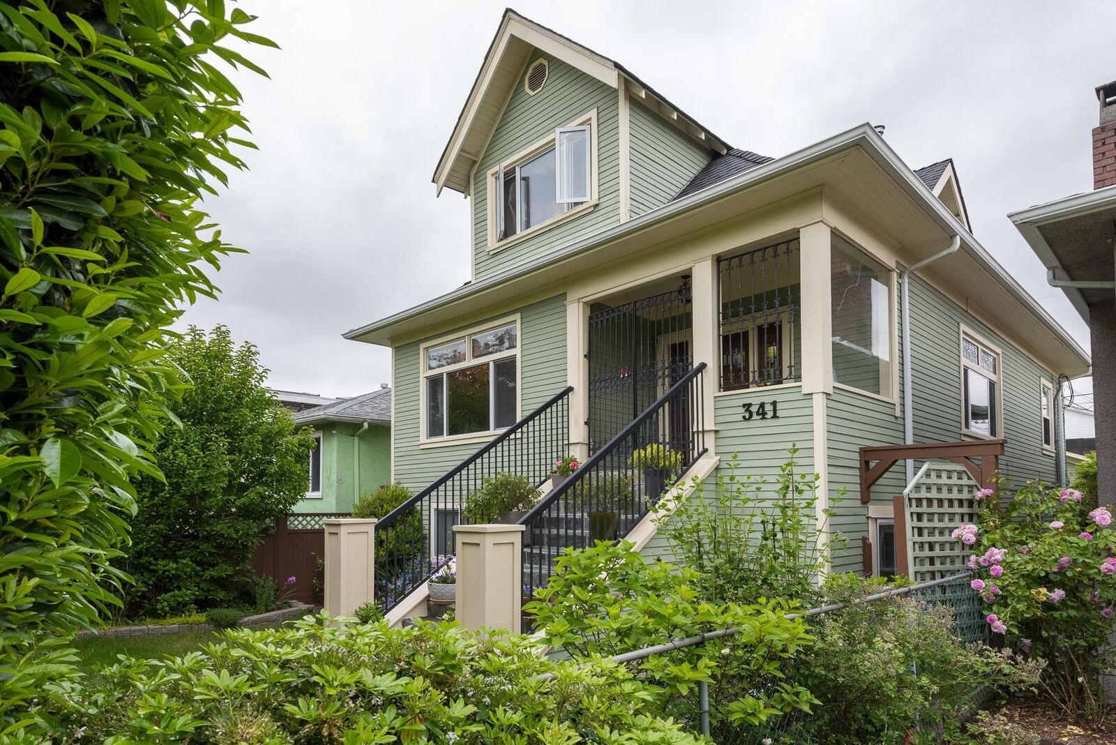 Property Photo:  341 E 58th Avenue  BC V5X 1V8 