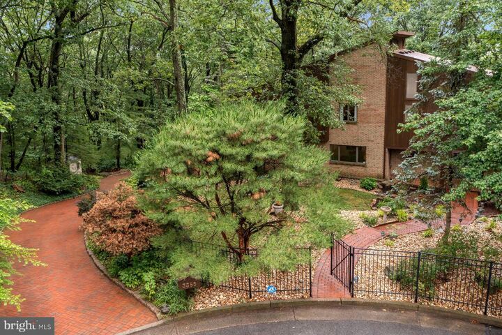 Property Photo:  3385 Woodbridge Circle  PA 18017 
