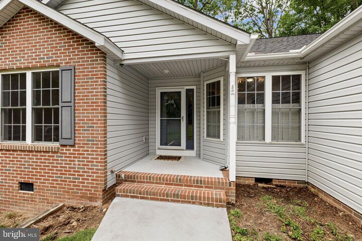 Property Photo:  104 Federal Road  VA 22508 