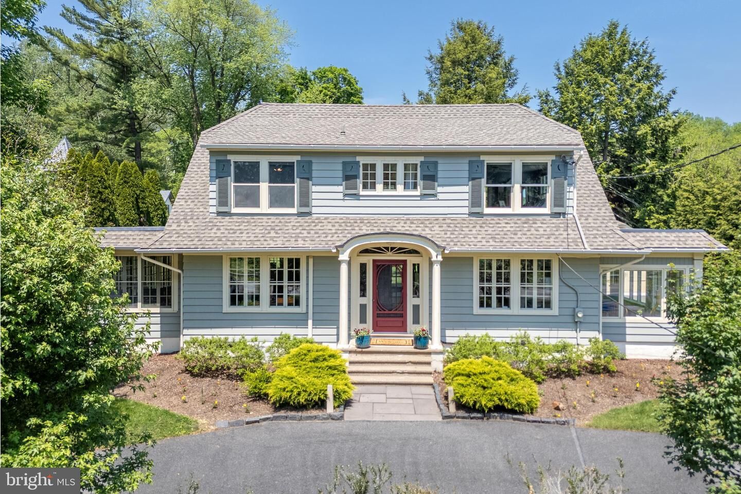Property Photo:  2770 S Delaware Drive  PA 18042 
