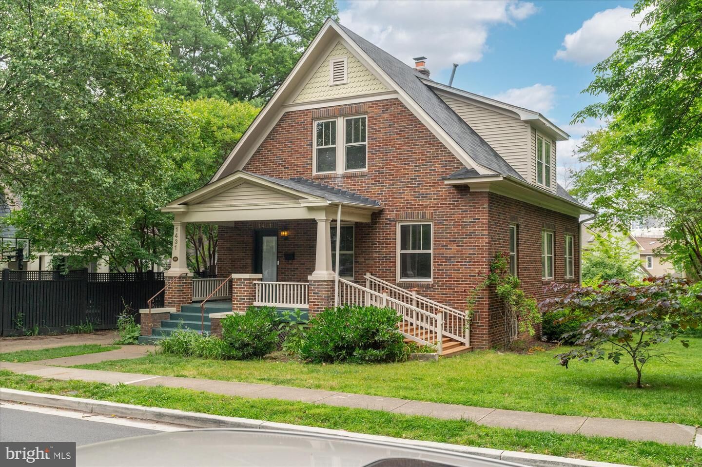 Property Photo:  1431 N Fillmore Street  VA 22201 