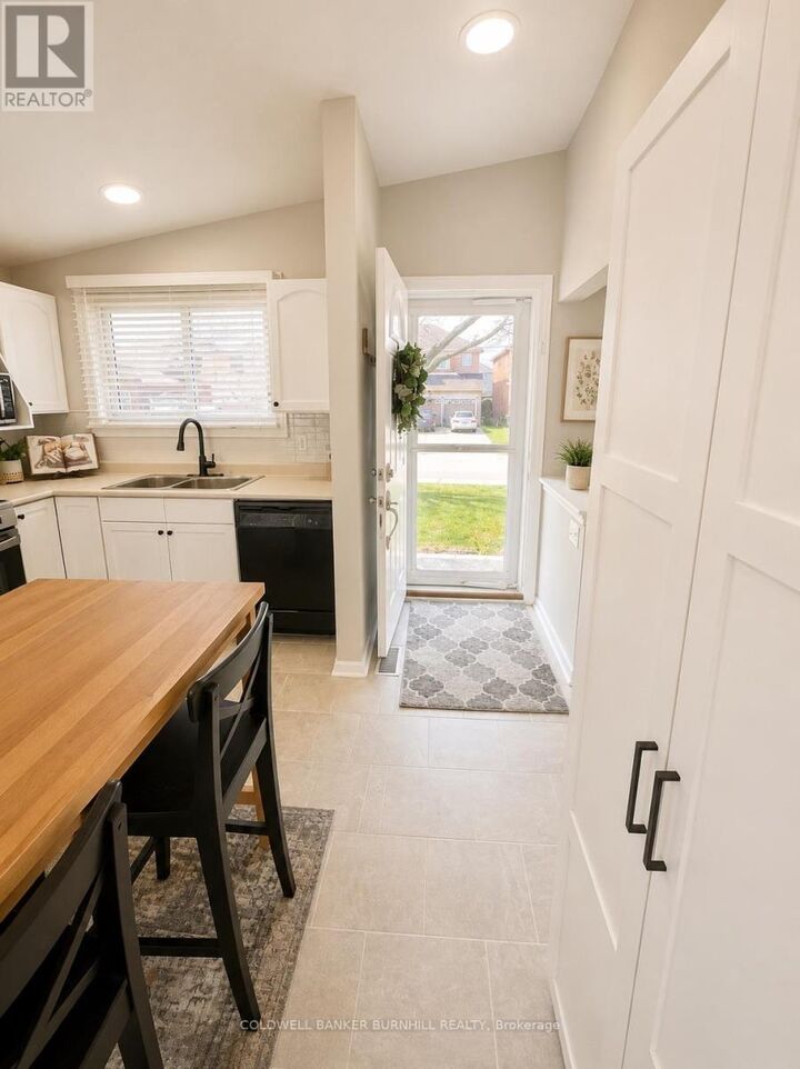Property Photo:  241 Thorner Drive  ON L8V 2M6 